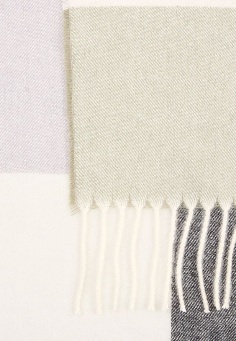 Schal aus recyceltem Polyester