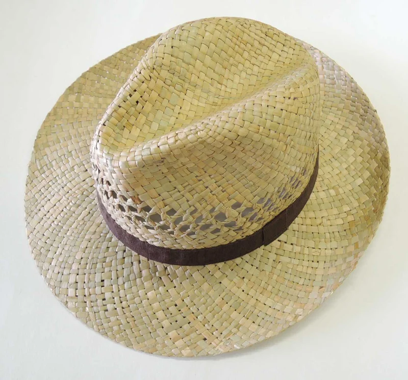 Strohhut mit Ripsband