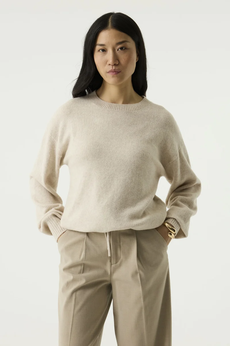 Strickpullover mit Schnürdetail