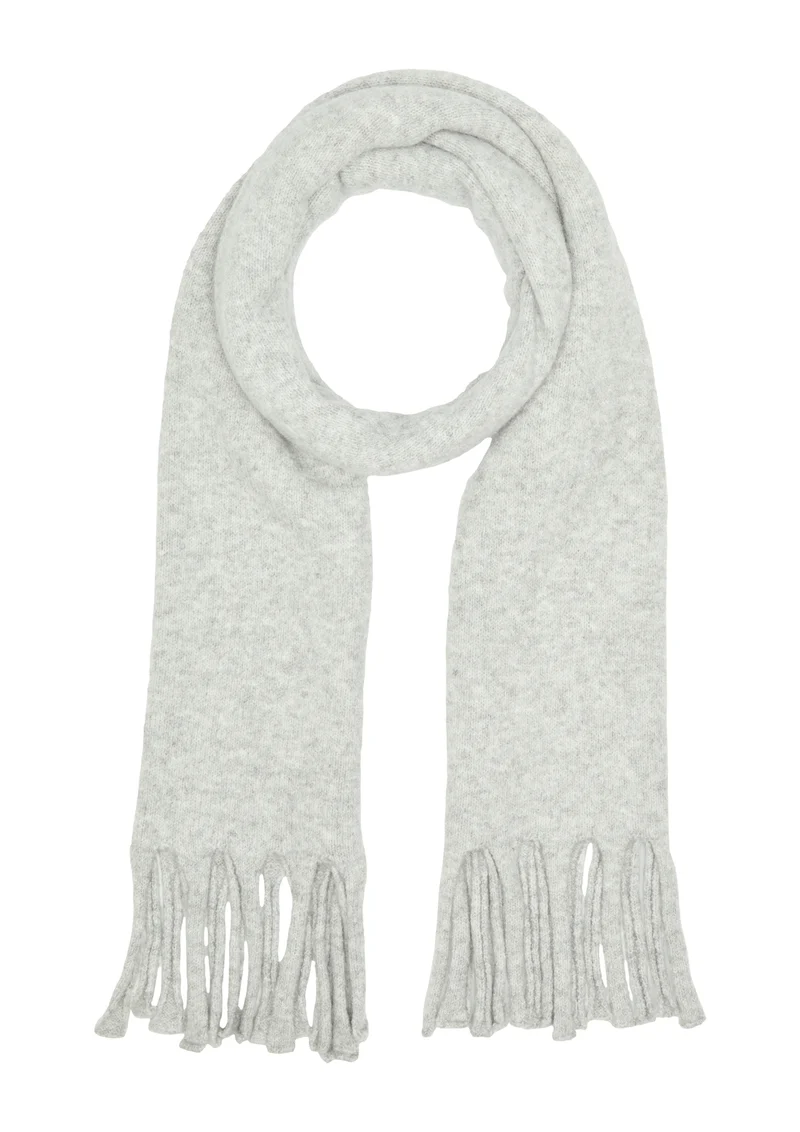 Gestrickter Schal mit Fransen
